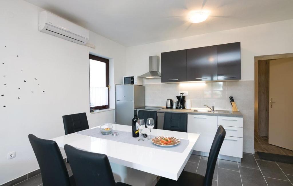 Apartments Devic Sukošan المظهر الخارجي الصورة